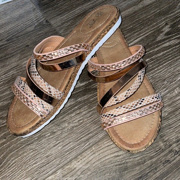 EUC Avon Snake Skin Sandals 9 - Picture 1 of 4